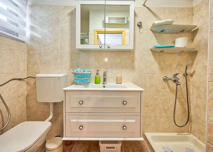 Nyaraló Donatella Zára