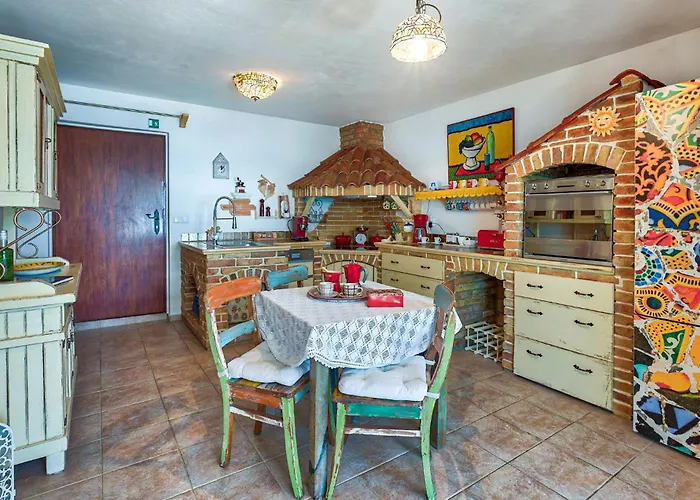 Nyaraló Donatella *