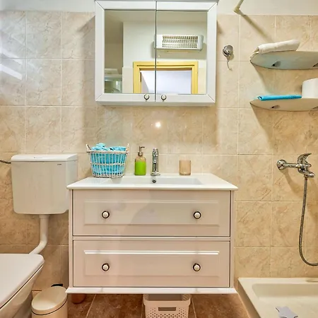 度假居 Donatella 扎达尔